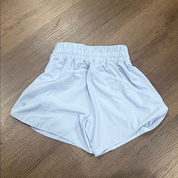 lululemon track that mid rise 5 inch pastel blueShorts - Picture 2 of 6